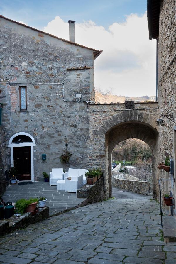 קסטלנובו די ואל די צ'צ'ינה La Casetta Nel Borgo מראה חיצוני תמונה