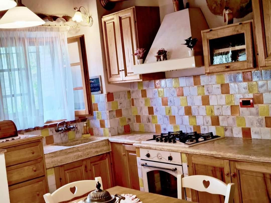 קסטלנובו די ואל די צ'צ'ינה La Casetta Nel Borgo מראה חיצוני תמונה